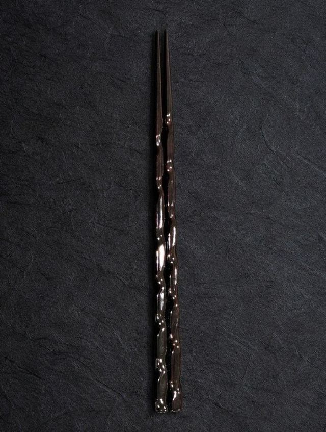 Chopsticks Classic in dark tame-nuri urushi on black stone